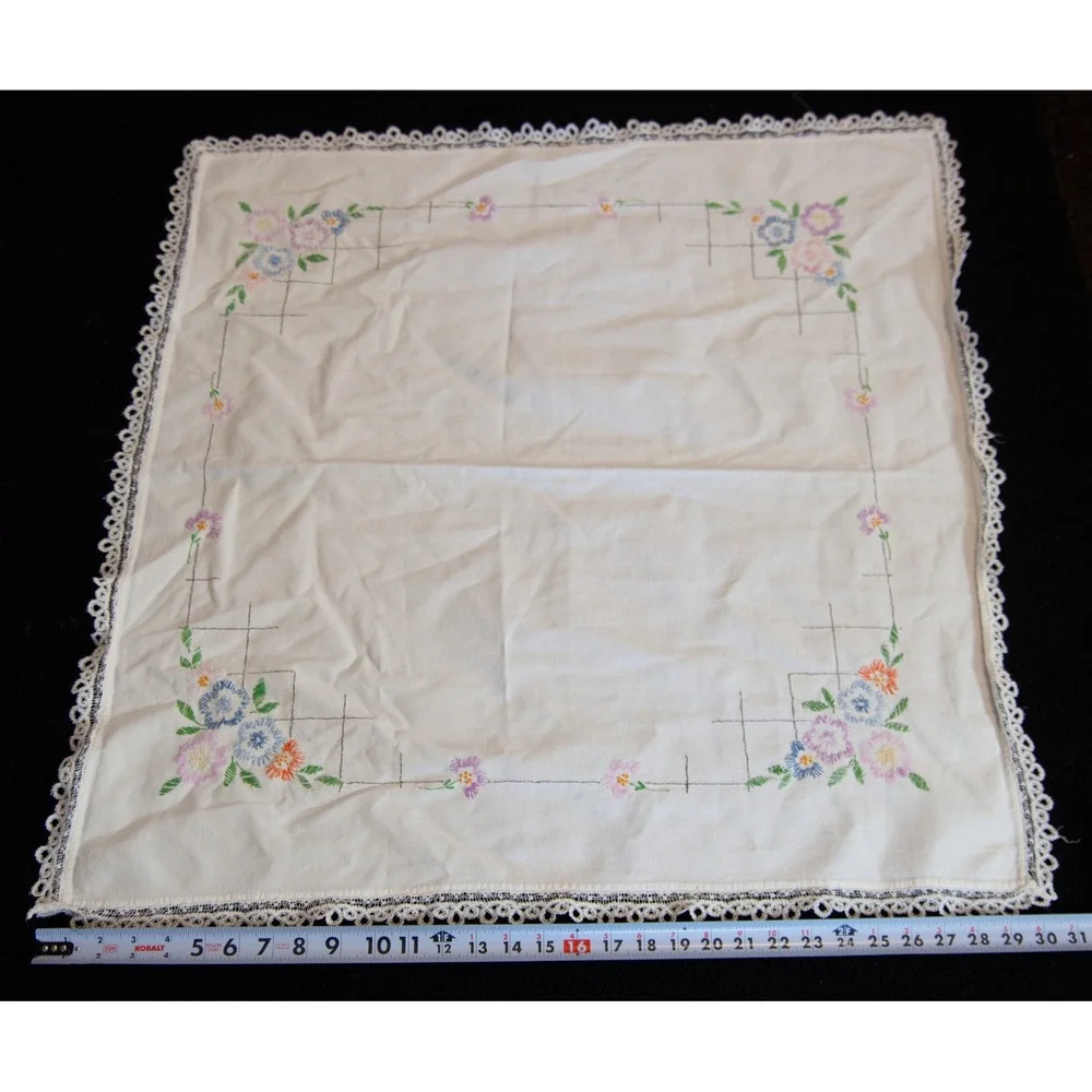 Vintage Hand‎ Embroidered Floral Lace Tablecloth & Cross Stitch Topper Set White